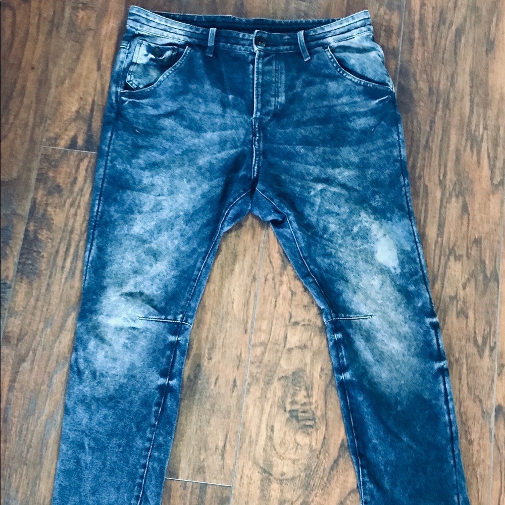Men’s H&M slim jeans.